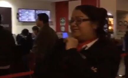 #LadyCinemex agrede a niña por vender mazapanes