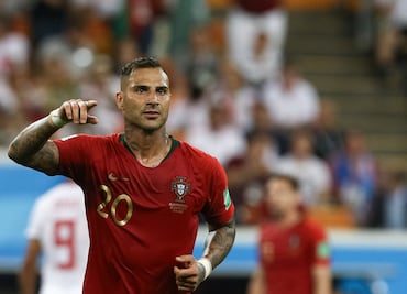 Golazo de Quaresma de tres dedos para el Irán 0-1 Portugal