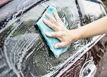 Cómo lavar tu auto con bicarbonato de sodio