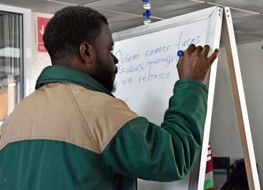 Haitianos toman clases de español