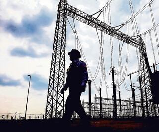 Eurodiputados cuestionan ley eléctrica de AMLO 