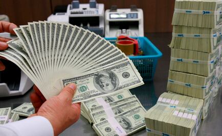 Dólar cotiza en $18.55; la BMV gana 0.10%