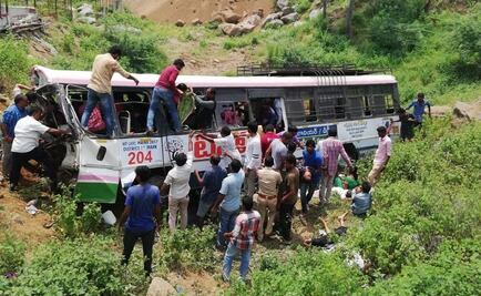 Accidente de autobús en India deja 55 peregrinos muertos