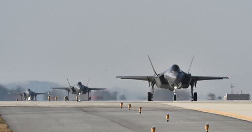 Seúl despliega cazas furtivos tras detectar 180 aviones de guerra norcoreanos