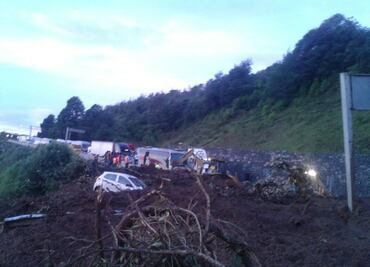 Desgajamiento de cerro en Puebla deja 1 muerto y 9 desaparecidos