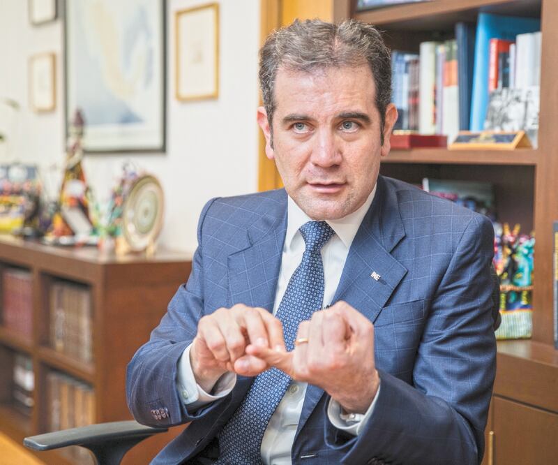 El consejero presidente del INE, Lorenzo Córdova, reconoció que hay una crisis de representación de los partidos por falta de confianza de la ciudadanía y cada vez son menos los votantes que se identifican con alguno de ellos. Foto: ARCHIVO EL UNIVERSAL