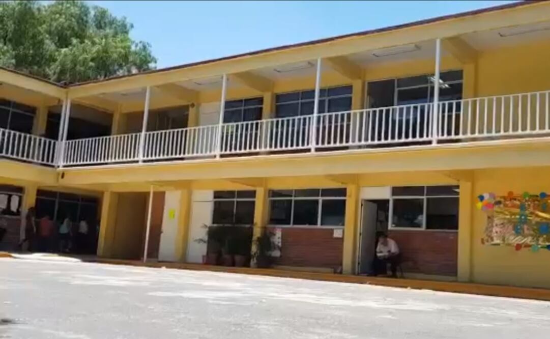 La delegación llevó a cabo la repartición de estas tarjetas en el Centro de Desarrollo Comunitario "Carmen Serdán" en Calzada de La Virgen.(Fotografía: Especial )