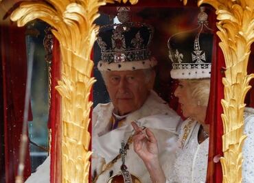 Carlos III y Camila inician la procesión a Buckingham tras ser coronados