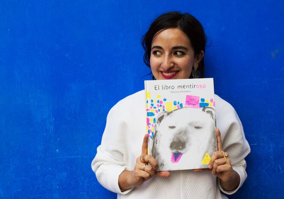 La escritora Mariana Alcántara presenta su obra "El libro mentiroso".
Foto: Luisa F. Arellano, cortesía