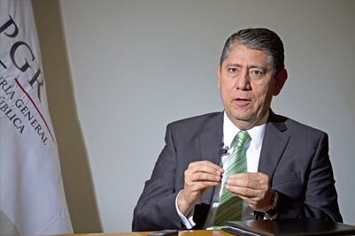 PGR obtiene órdenes en contra de 29 maestros