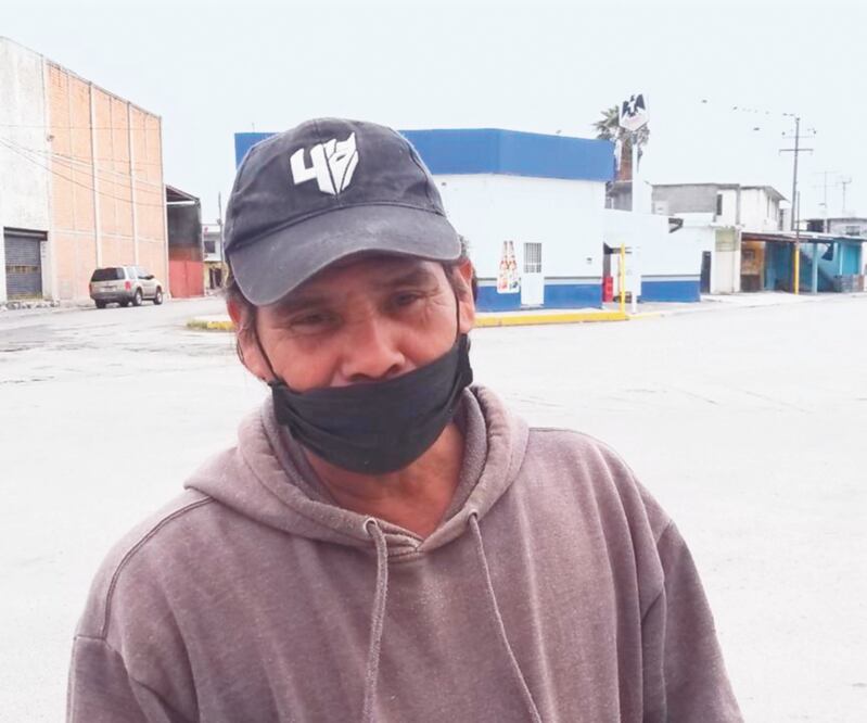 Mario Sauceda recorre 577 kilómetros a pie hasta Houston. Foto: SANDRA TOVAR. EL UNIVERSAL