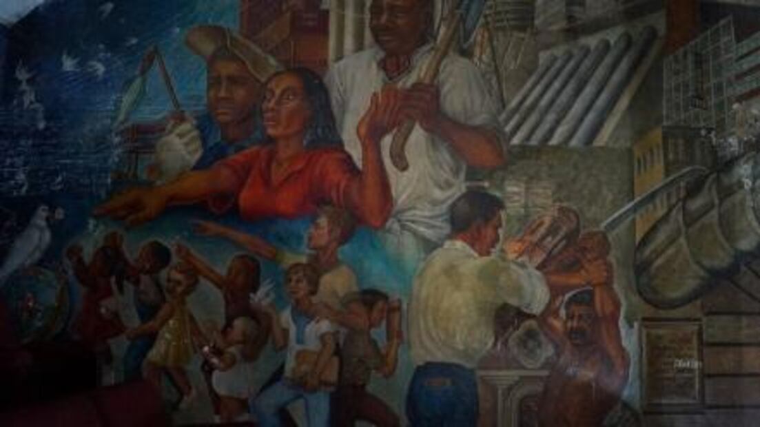 El poder arrumbó la obra de la primera muralista