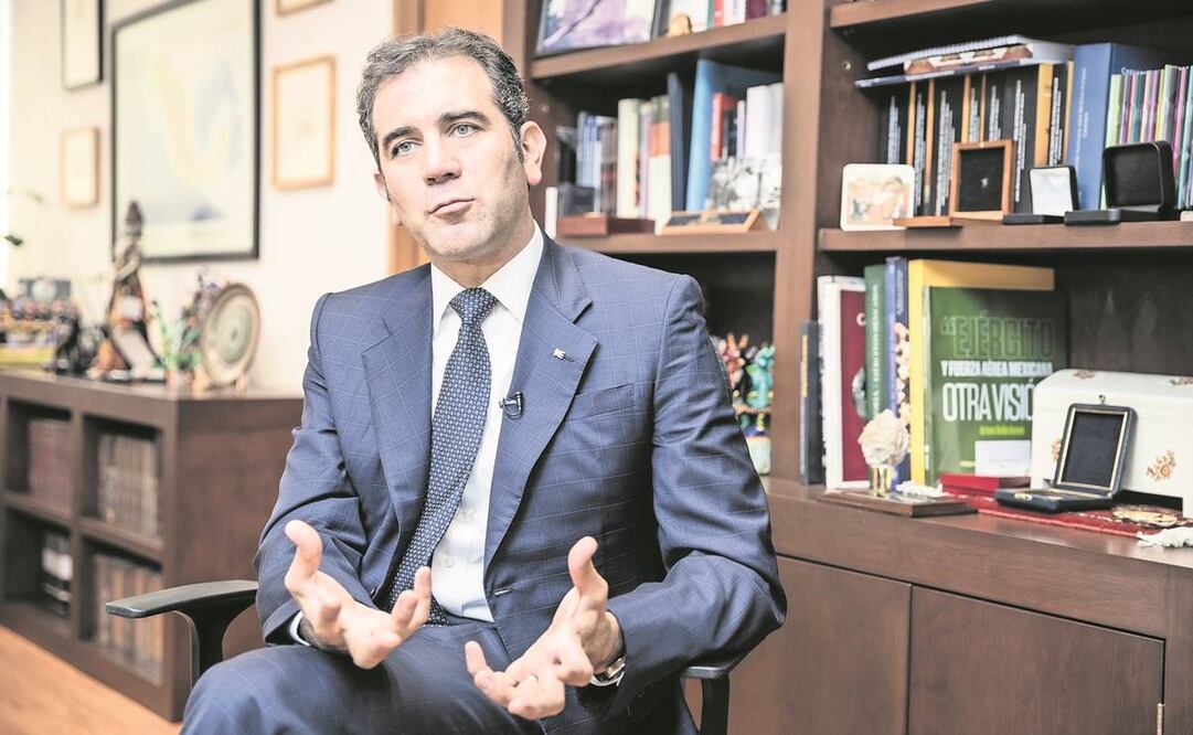 Lorenzo Córdova dijo que el INE aprobó el presupuesto para elaborar los materiales en caso de que se realice la consulta. Foto: Archivo/EL UNIVERSAL.