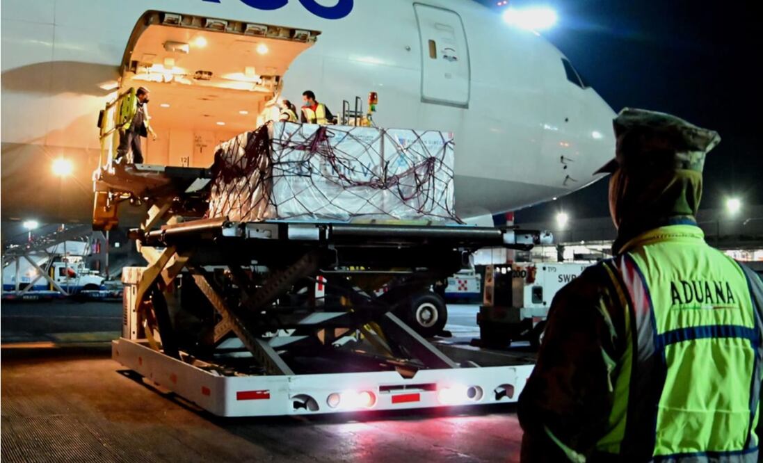 Llega a México nuevo cargamento con 687 mil 500 vacunas contra Covid-19