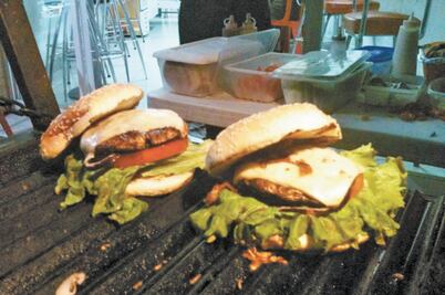 Hallan engaño en la carne para hamburguesas