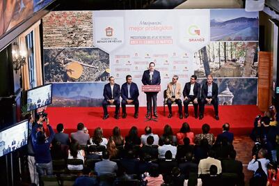 Eruviel presenta atlas de riesgo por cambio climático 