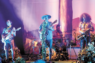 Caloncho deja mensajes positivos en su música 