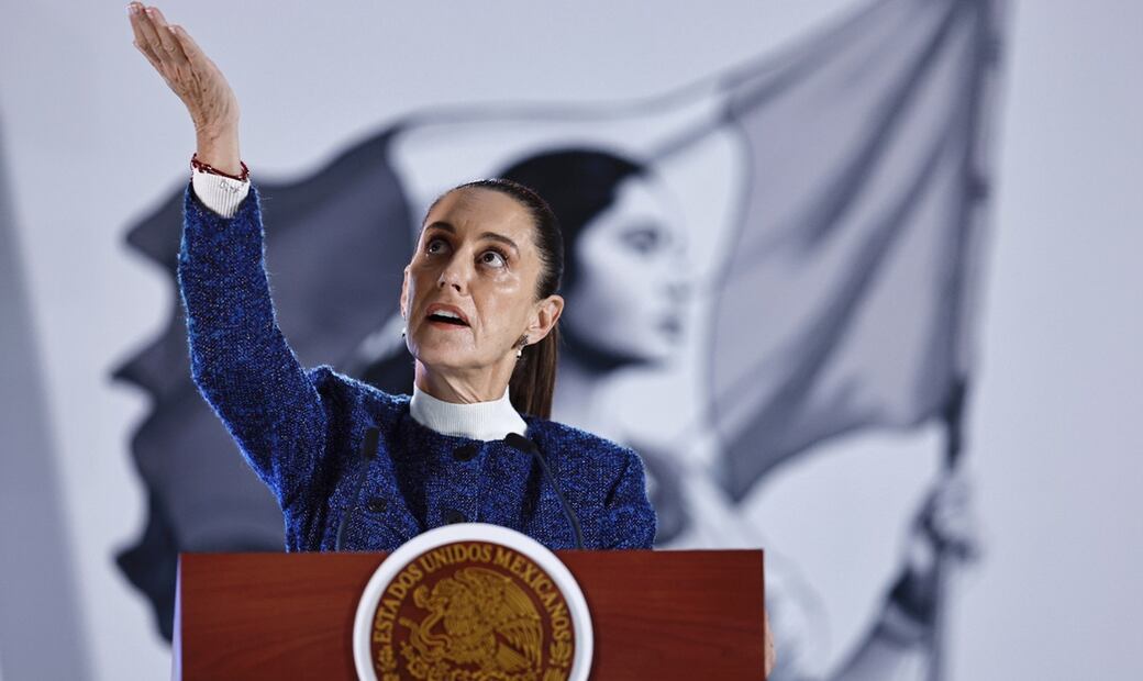 “El poder es humildad”, asegura Claudia Sheinbaum luego de que el Financial Times la incluyó en su lista de las 25 mujeres más influyentes a nivel mundial. “No se puede tomar esas publicaciones como para volarse, porque eso no va con un gobierno de la Cuarta Transformación”, dijo. Foto: EFE