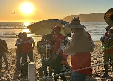 Aprobado: bandas y grupos musicales pueden tocar en playas de Mazatlán