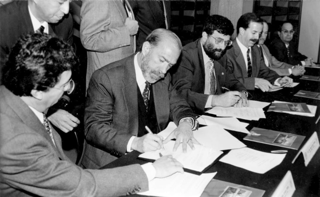 El entonces secretario de Hacienda y Crédito Público, José Ángel Gurría, en 1998. Foto: ESPECIAL.