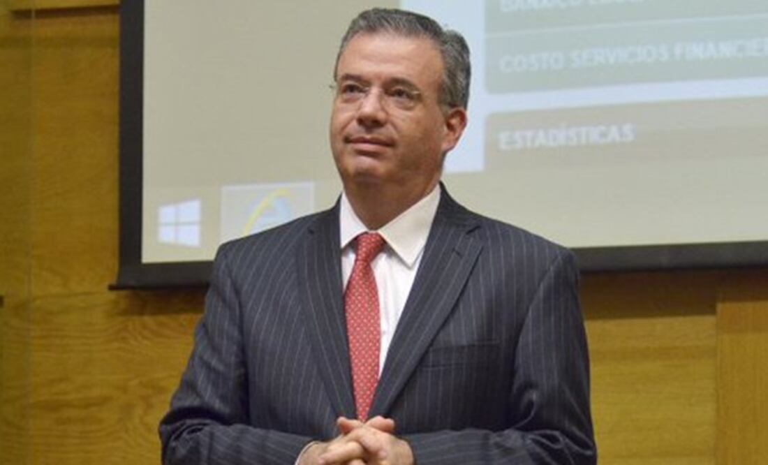 Gobernador de Banxico, Alejandro Díaz de León / Tomada de Twitter @Banxico