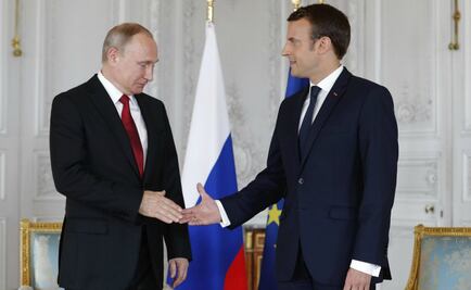 Macron recibe a Putin en la primera visita de un jefe de Estado
