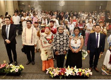 Rosa Icela Rodríguez reconoce a parteras tradicionales; realizan ritual en Segob