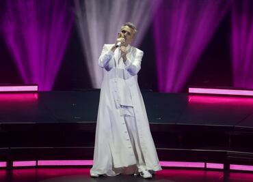 Miguel Bosé regresa a los escenarios después de ocho años de ausencia; suena la alerta sísmica a mitad del evento