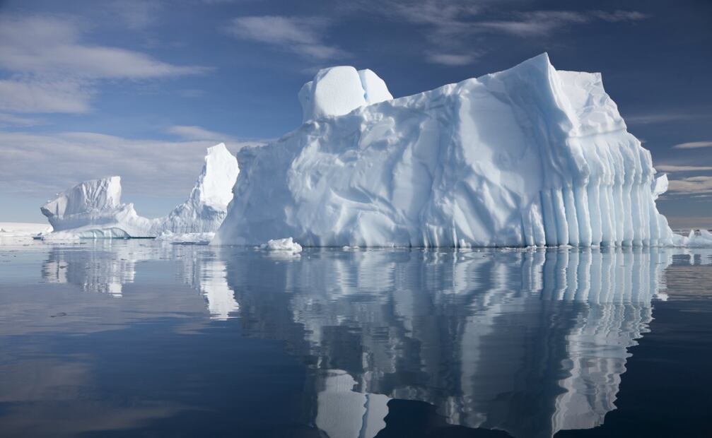 Gran parte de las aguas de Groenlandia se ven cubiertas de icebergs. Foto: iStock