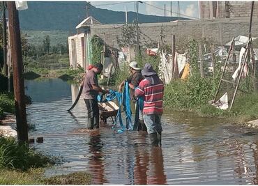 Panistas exigen a Sacmex y a Martí Batres apoyo a vecinos de Tláhuac que viven entre aguas negras