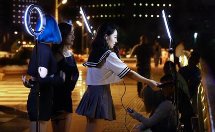 VIDEO: Streamers callejeros “inundan” puentes de China en busca de seguidores y ganancias