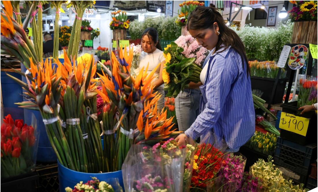 Venta de flores disminuye en el Mercado Jamaica, afirman comerciantes. Foto: Luis Camacho / EL UNIVERSAL