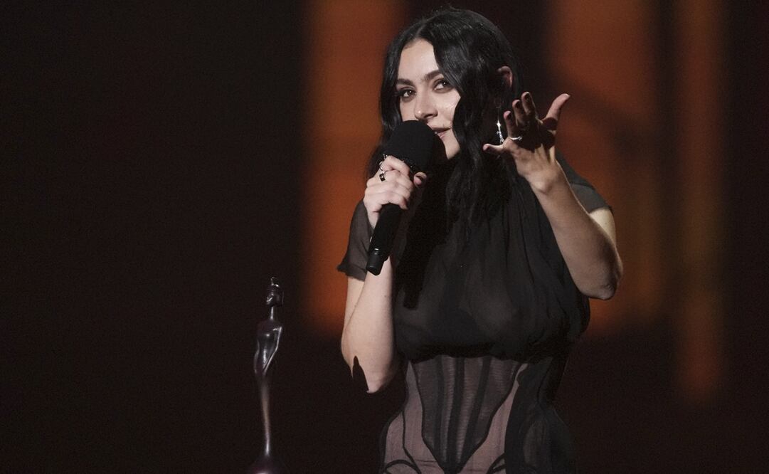 Charli xcx en los Brit Awards. Foto: AP.