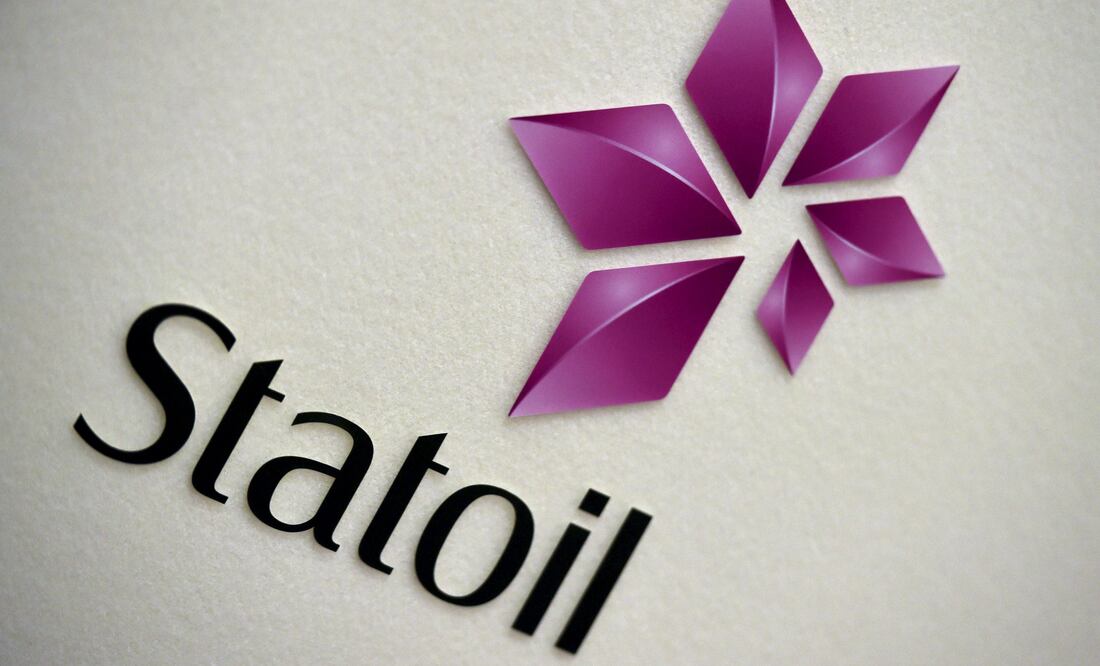 The company logo of Statoil is seen during a company results presentation in London February 6, 2015. REUTERS/Toby Melville/File Photo