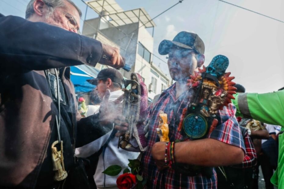 Barrio Bravo se llena de fieles de la Santa Muerte
