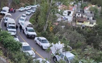 Taxistas bloquean accesos a Sultepec y Tejupilco; rechazan ser "halcones" para la Familia Michoacana