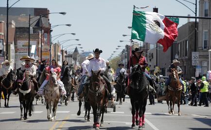 Celebran con desfile 5 de mayo en Chicago