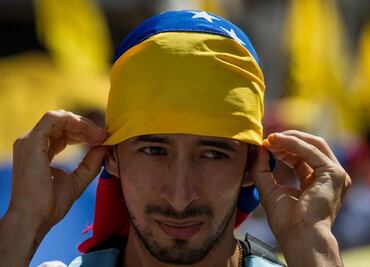 Opositores paran actividades 10 minutos en Caracas para pedir revocatorio