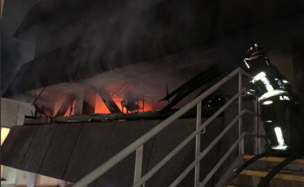 Se incendia edificio de la Secretaría de Obras de la CDMX