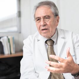 Tras seis horas en paro, siquiatras reanudan labores