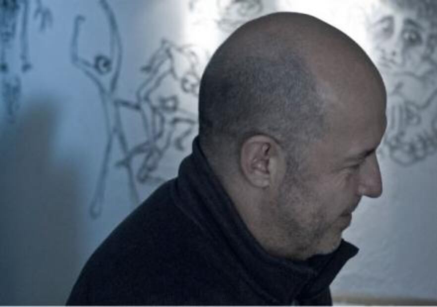 Inauguran exposición “Develaciones pétreas” del artista plástico Peñalta