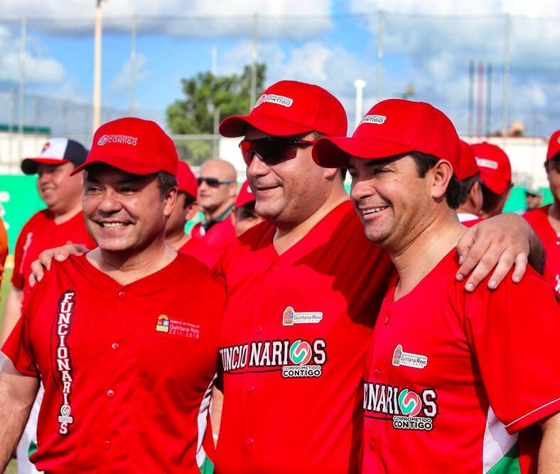 "Chanito" aparece aquí a la derecha. Fotografía Especial