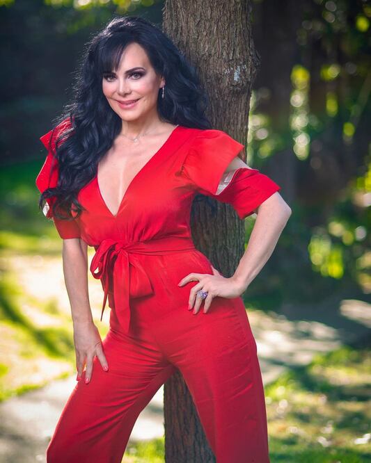 Maribel Guardia lució fenomenal en bikini rojo. Foto: Instagram