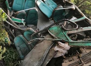 Autobús escolar cae al abismo en Colombia; hay seis menores muertos