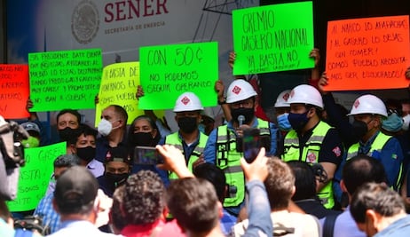 Gaseros se manifiestan afuera de la Sener contra tope en precios fijado al gas LP