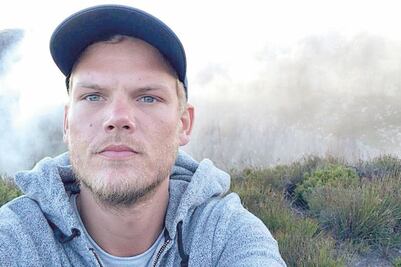 Avicii acabó con su vida