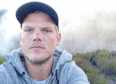 Avicii acabó con su vida