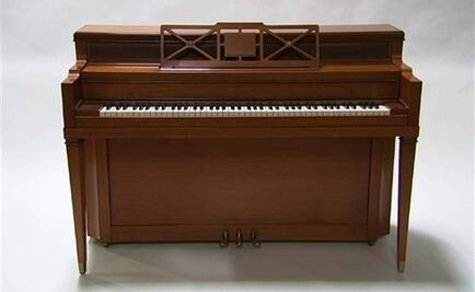 Subastarán piano de la infancia de Lady Gaga 