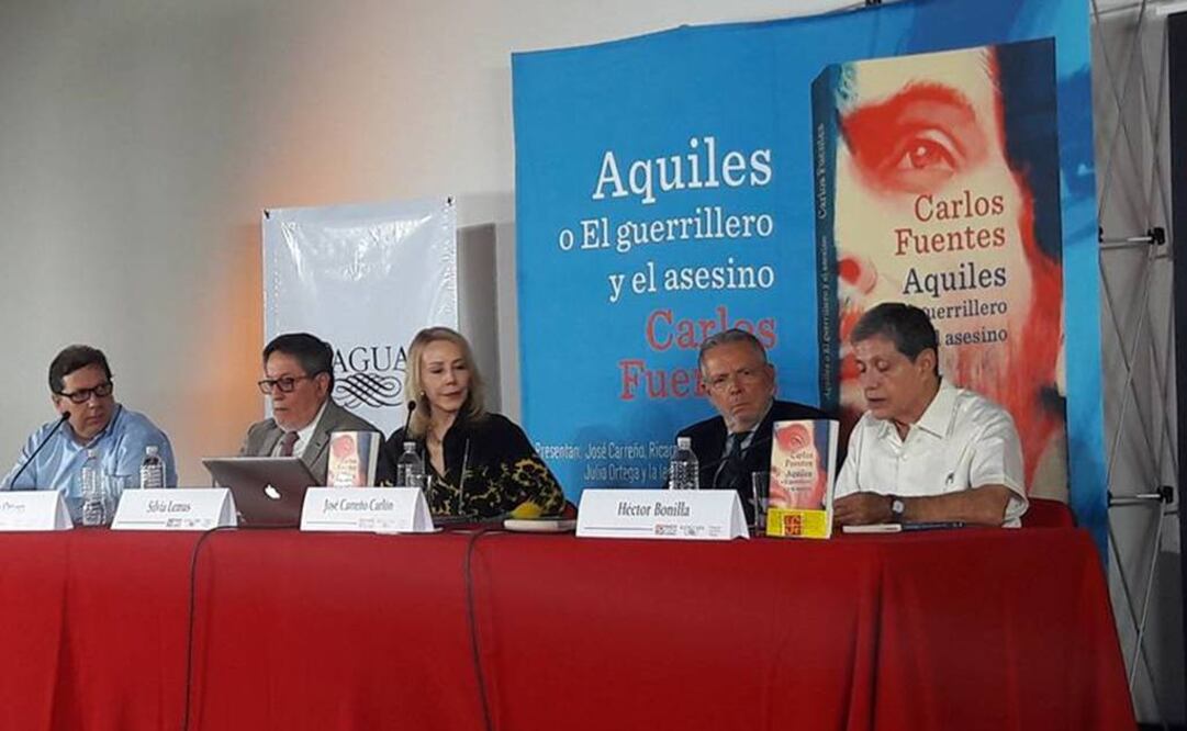 De izquierda a derecha: Ricardo Cayuela, Julio Ortega, Silvia Lemus, José Carreño y Héctor Bonilla. FOTO: Alida Piñón/EL UNIVERSAL.