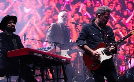 Love of Lesbian arrasa en México: la banda española emociona y conecta con su público